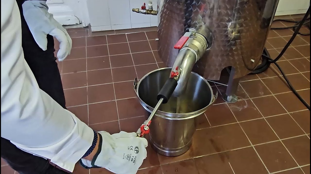 Duguláselhárító eszköz a Totem, Triász és Tulipán lepárlóink leengedőcsapjához