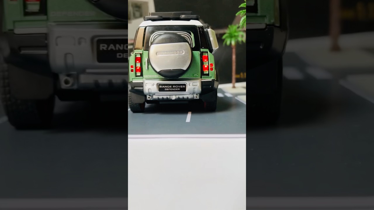 Unboxing of Land Rover Defender 🐊 #diecast #landrover #defender #metalcars #trendingshorts #cars