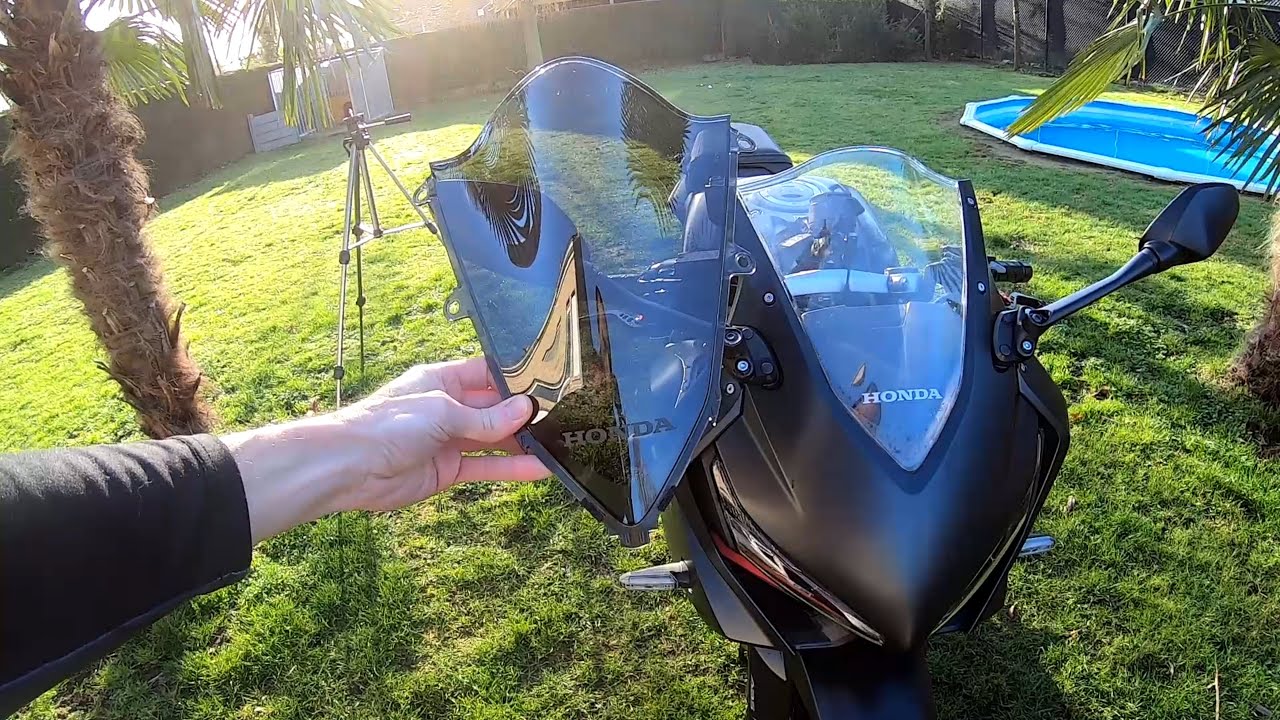 Mounting the Black Windscreen Honda CBR650R RH01 Building Year  2019