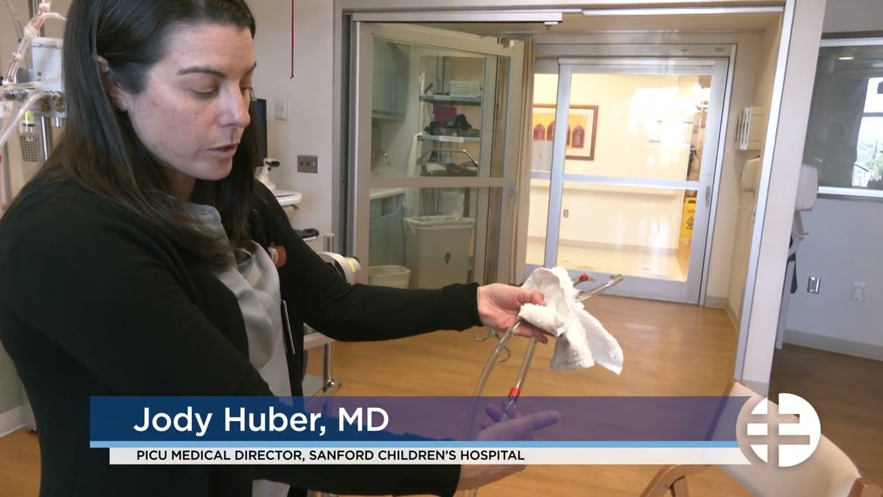 How an ECMO machine works
