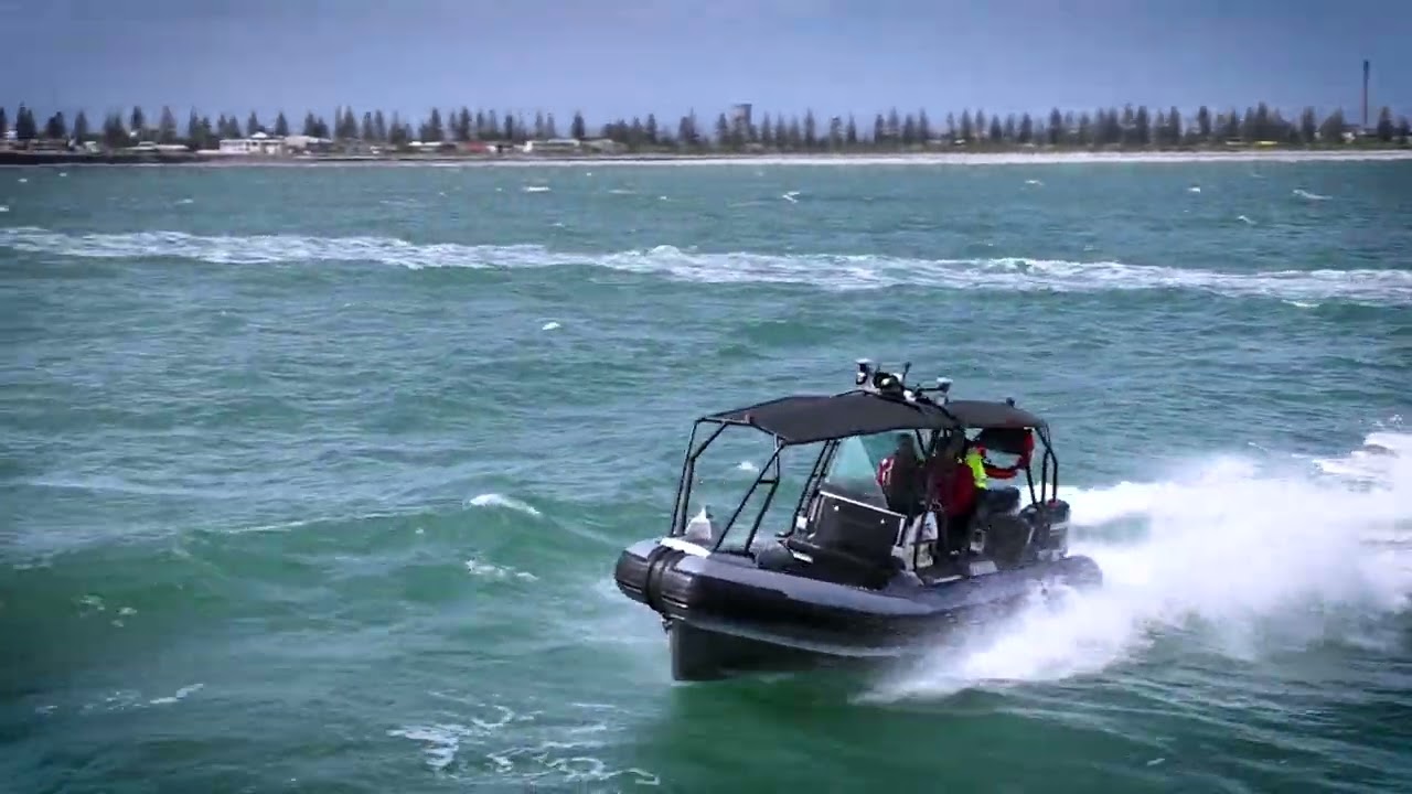Nautic Star - New 6.2m tactical response/dive rib.