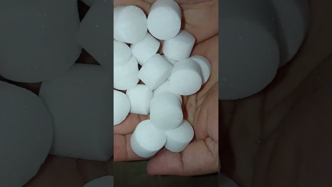 Full Pack Naphthalene Balls Dry Hand Crushing Making Powder 🤍🤍 #newpack #naphthaleneballs #crushing 