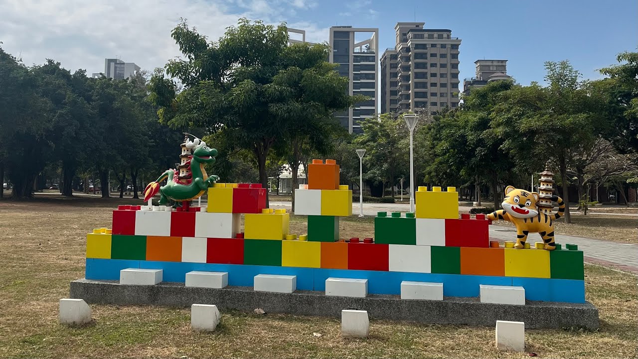 Cycling Around Lotus Pond 🚴‍♂️ | 16-Minute Counter-Clockwise YouBike Ride | Kaohsiung, Taiwan
