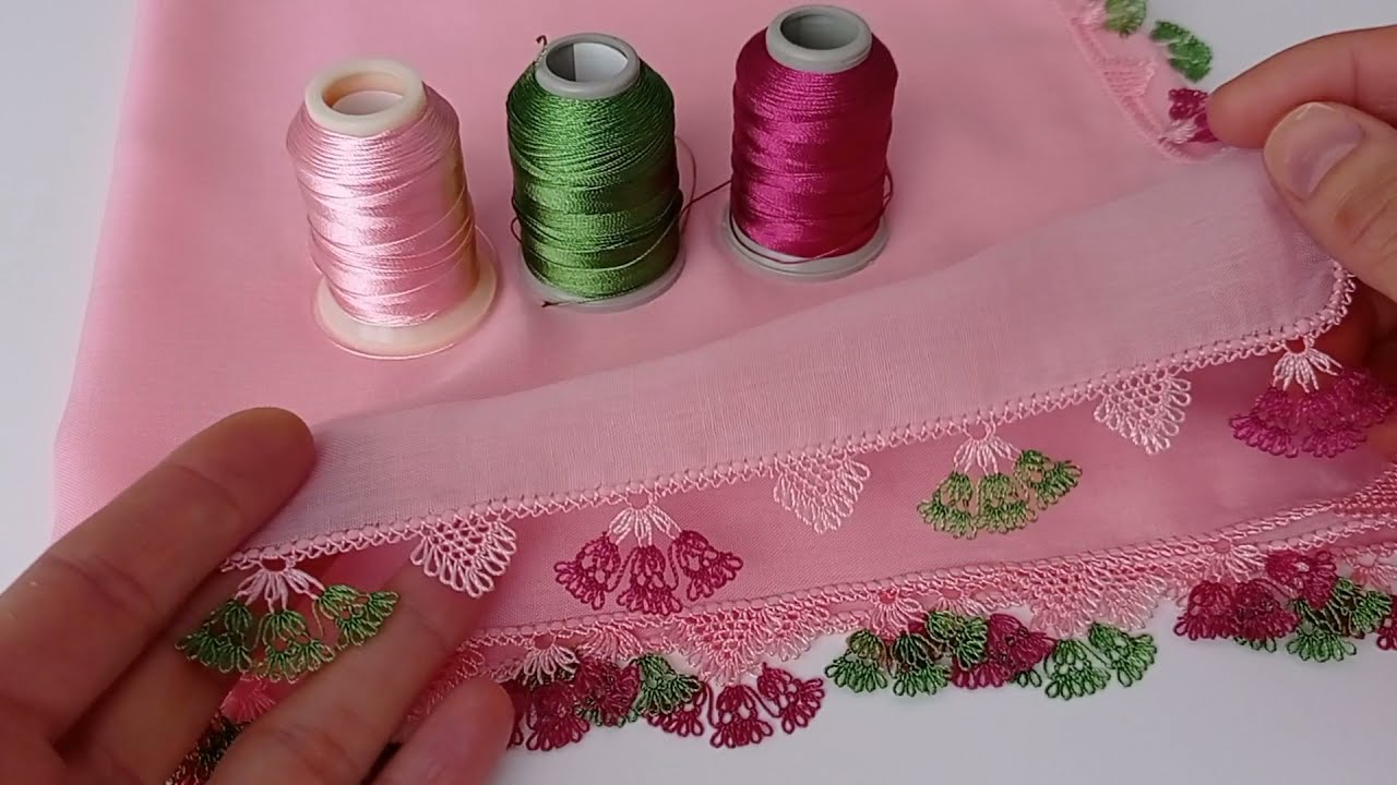 Pembe Yazmaya Gösterişli Ve Güzel İğne Oyası Modeli