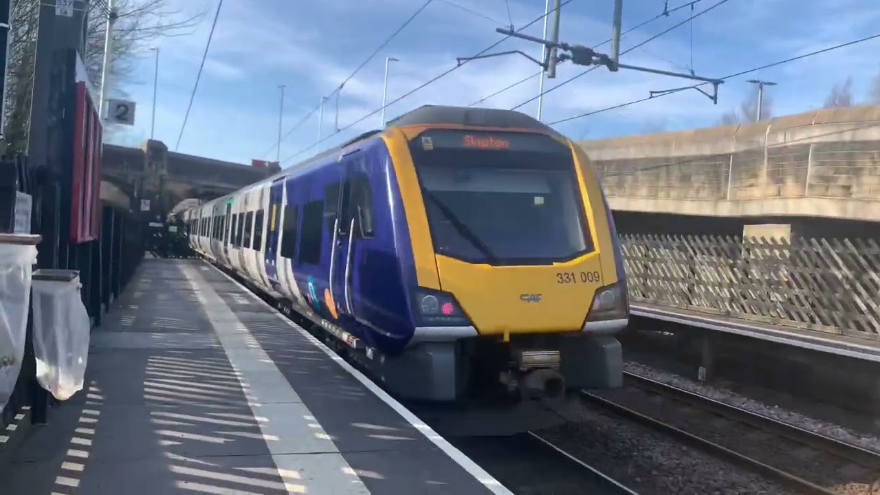 Class 331 accelerating FAST at crossflatts!!!￼