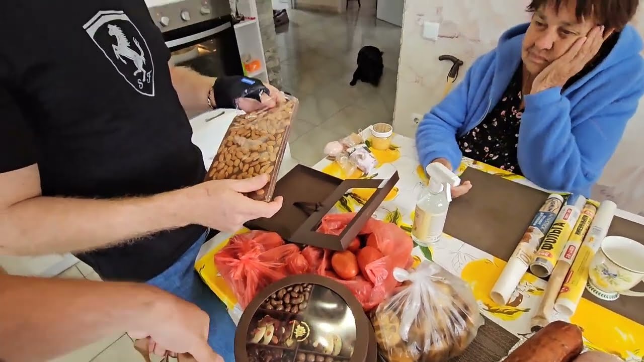 Мама Вернулась Домой ! Аня Передала Много Колбасы! Готовим Вкусный Обед 