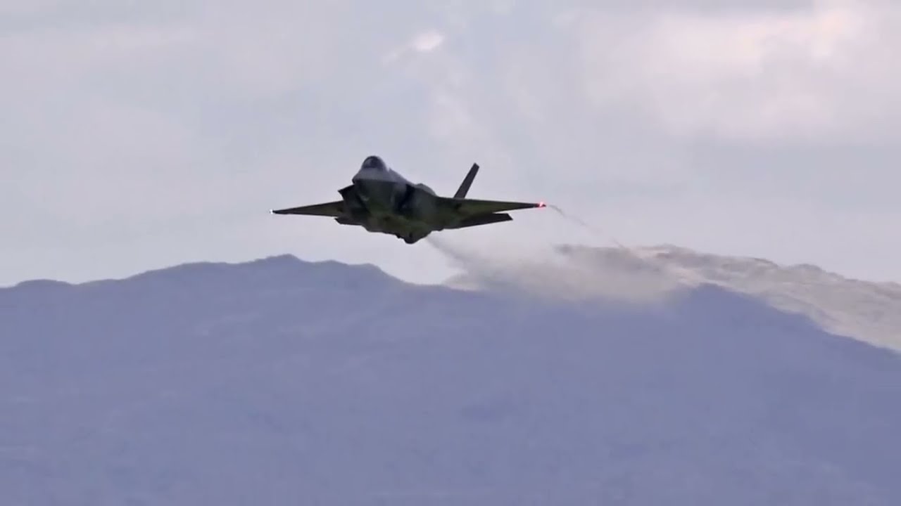 🇺🇸 USAF F-35A Jets First Run in Mach Loop Wales - May 2017