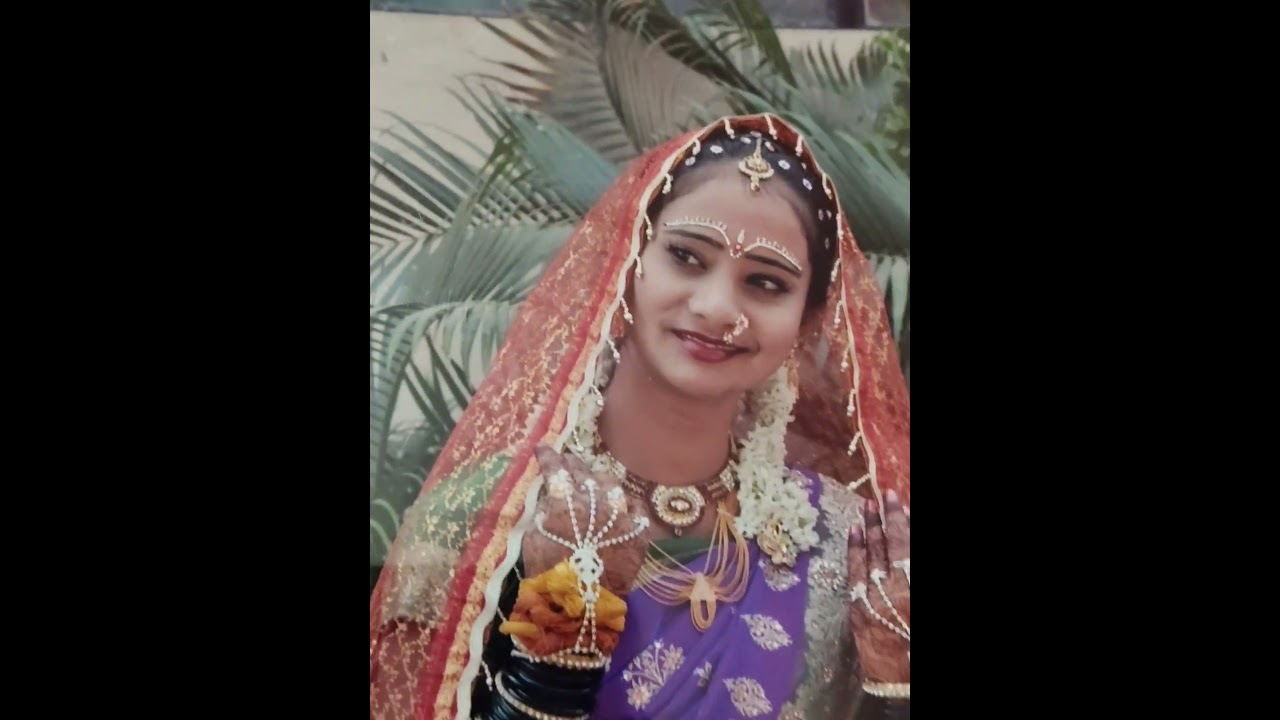 आमच्या लग्नातले फोटो. कसे दिसत होतो .#trendig #married photos#shortvideo #song #trendig