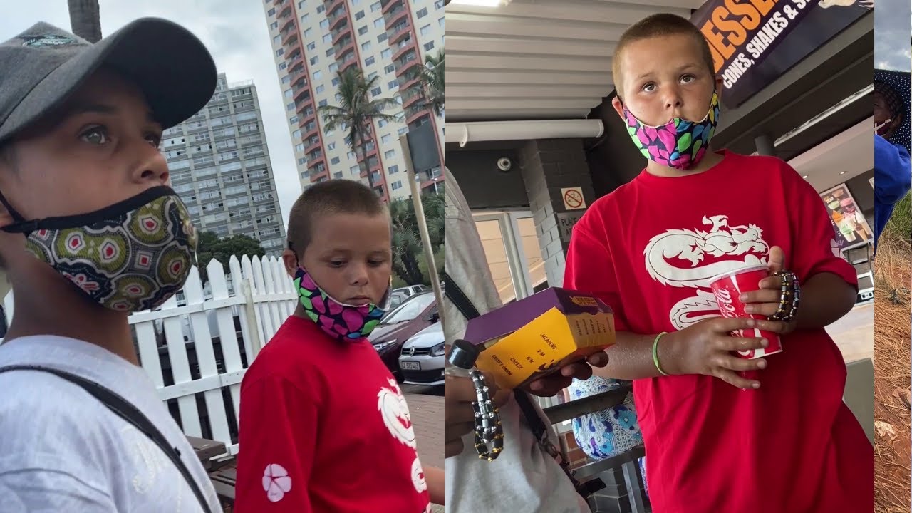 This Boys Were Chased Out the Restaurant for Receiving Food from Good Samaritans