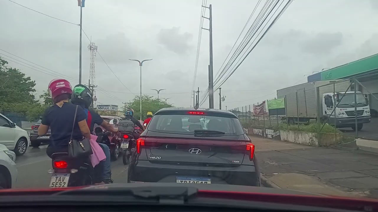 Trânsito 🚦 de Sexta-feira na Avenida dos Franceses Ilha 🏝️ de São Luís-MA 