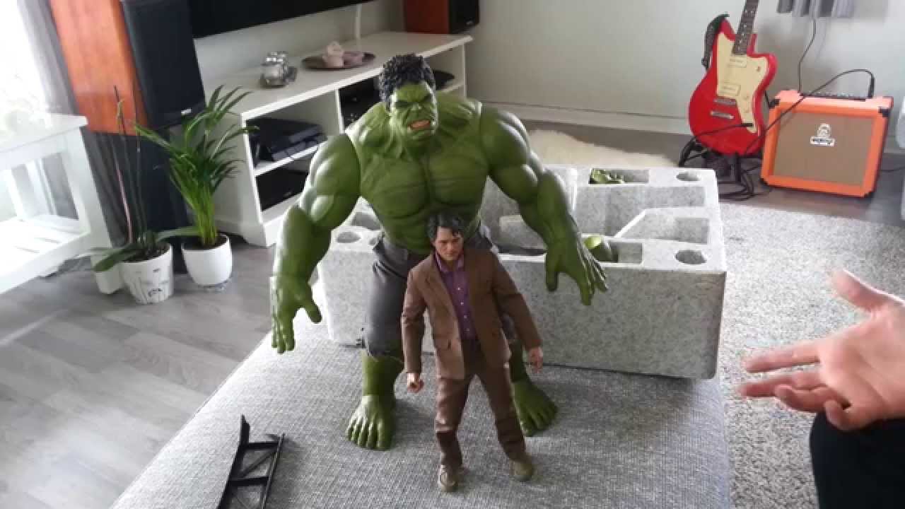 Hot Toys Hulk and Bruce Banner Unboxing and Review