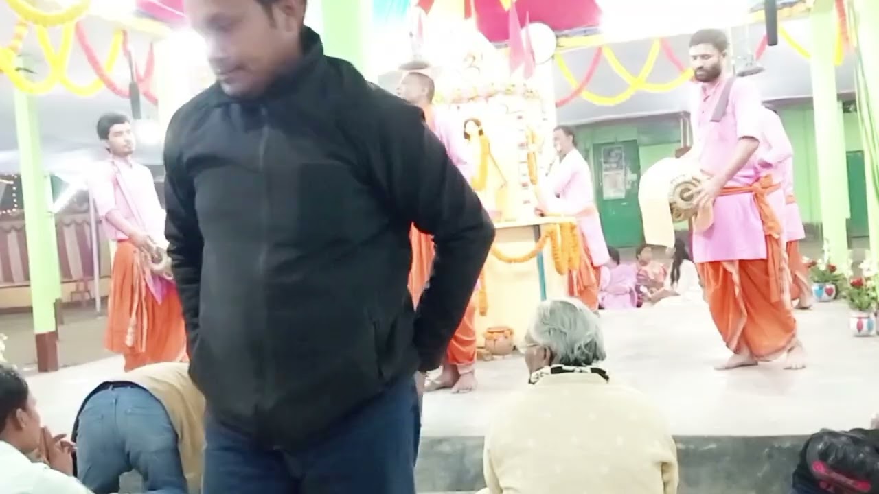 জয় রাঁধে 🙏🙏হরে কৃষ্ণ একবার নাম জপিলে যত পাপ সরে জীবের কি সাধ্য আছে তত পাপ করে হরে কৃষ্ণ 🙏🙏🙏