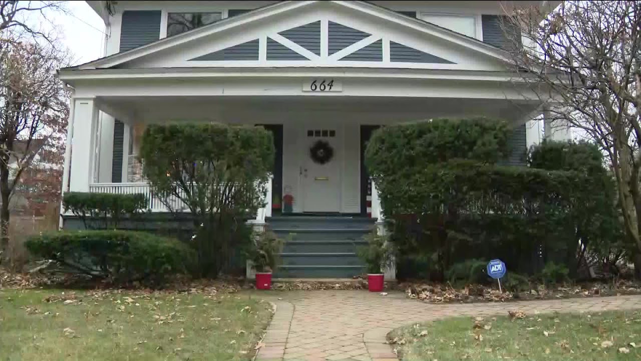 Neighbors of &lsquo;Home Alone&rsquo; house share behind-the-scenes video of iconic movie 30 years after its rel