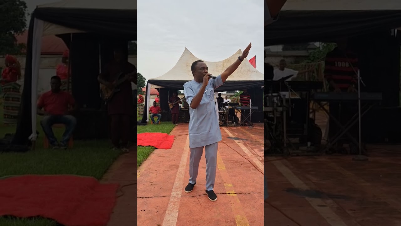 Israel Anyanele live at the memorial service of late Mrs. Priscilla Nwanyi Sunday Amanaha