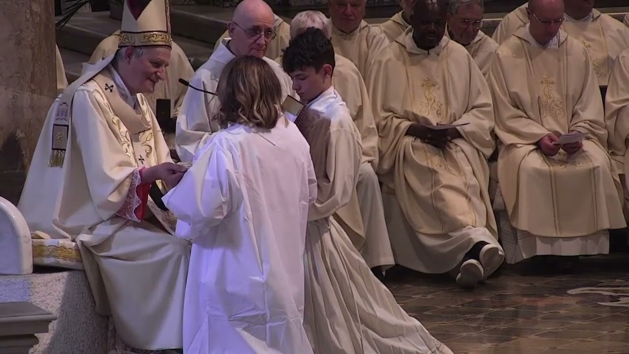 Barbara e Giampaolo accoliti - La messa in cattedrale dell'istituzione