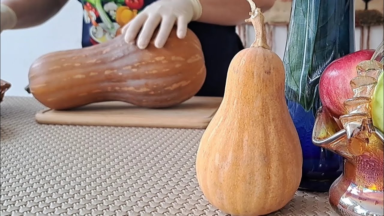 Balqabaqdan hazırlanan iki cür yemək. Milli yeməyimiz Qəlyə və balqabaq qutabı.