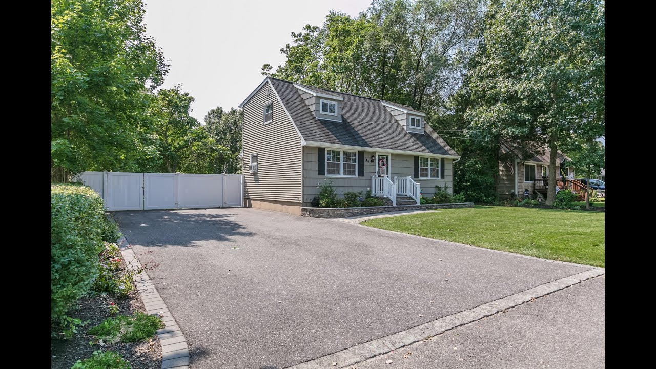 Video Tour of 46 Wyandotte Street, Selden, NY - Long Island Real Estate For Sale
