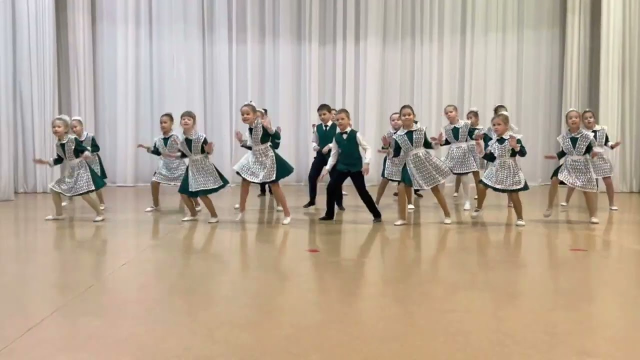 Школа №8, 2 А класс. Танец 