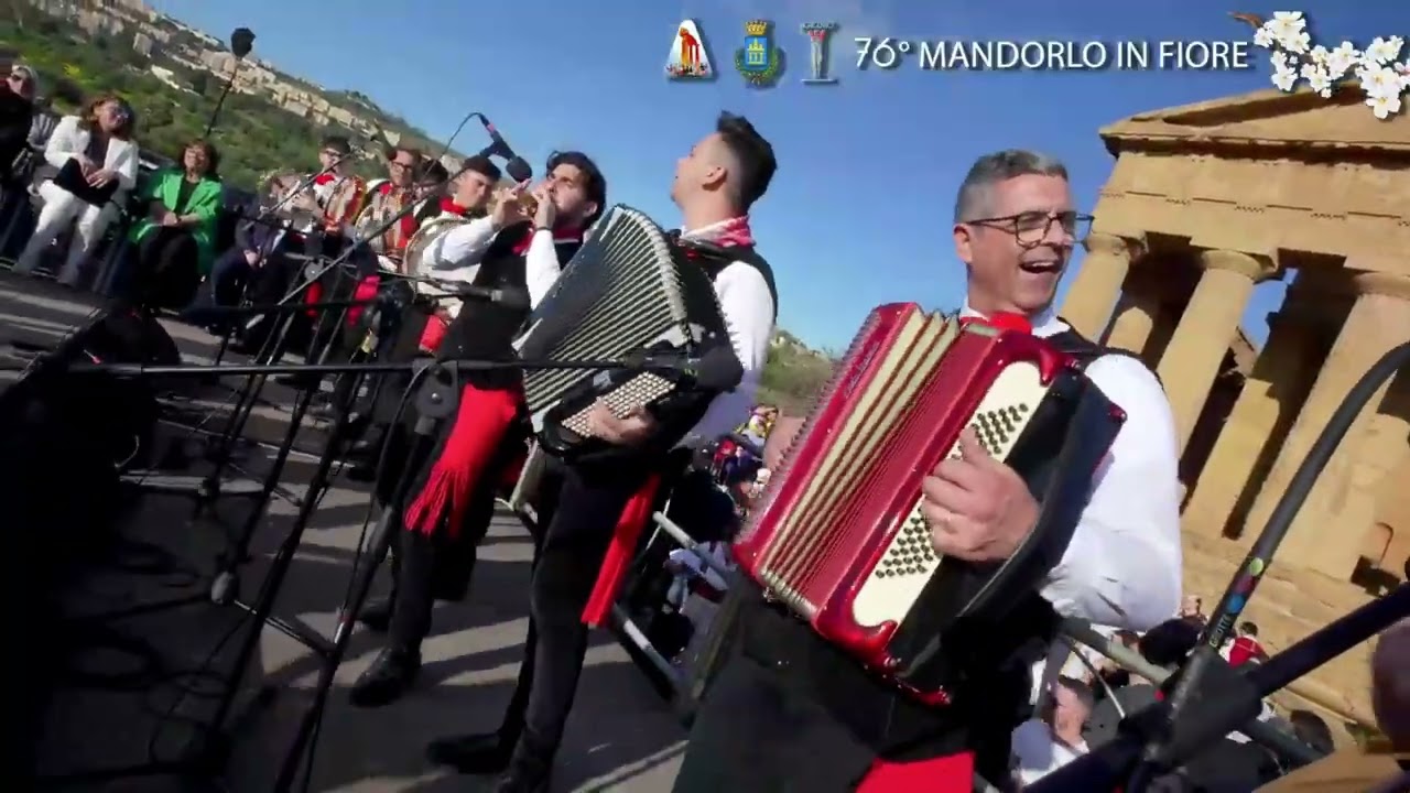 Fiori del Mandorlo - 76&deg; Mandorlo in Fiore - Cerimonia Tempio d'Oro