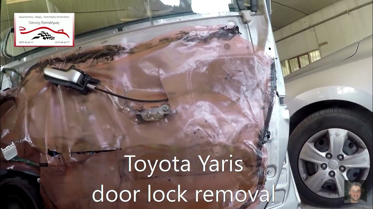 Toyota Yaris 1999 - 2005  power door lock removal