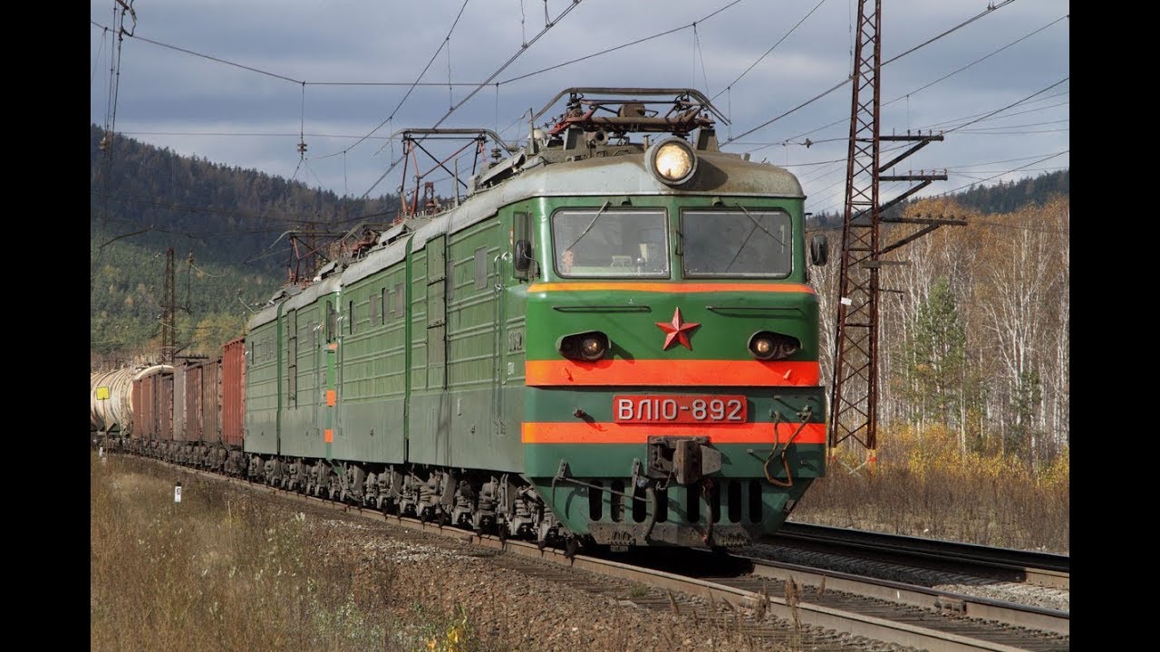 Золотая осень на Южном Урале. Участок Златоуст - Миасс Южно-Уральской железной дороги.