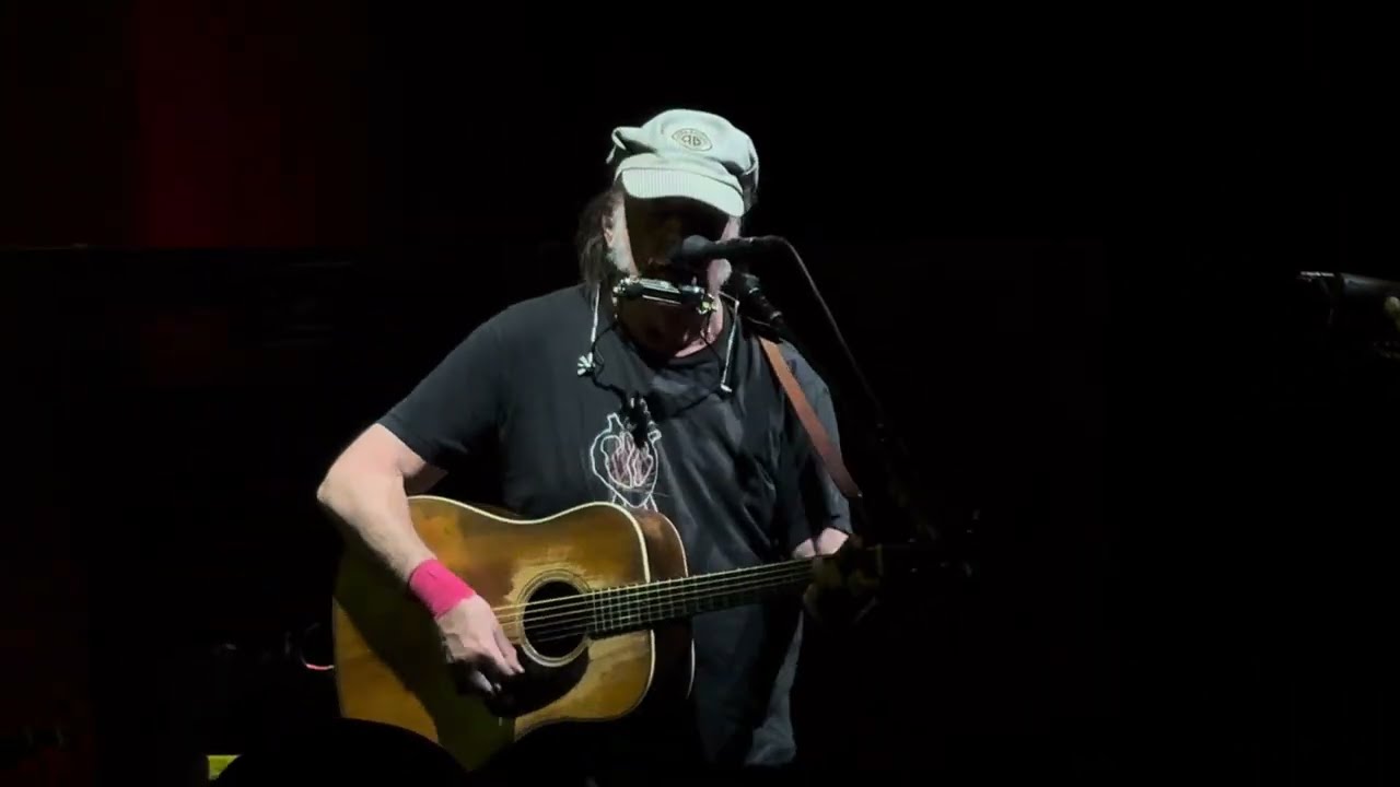 &ldquo;Silver Eagle&rdquo; (live debut) Neil Young live at Blossom Music Center, Cuyahoga Falls, Ohio 8/15/2025