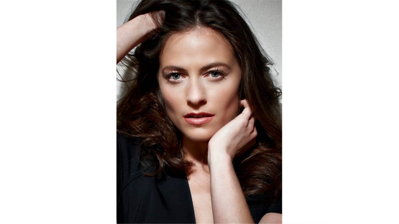 Lara Pulver