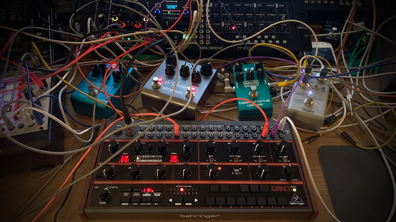 Modular Synth Hypnotic Ambient - On the Past - Berlin School using Grind