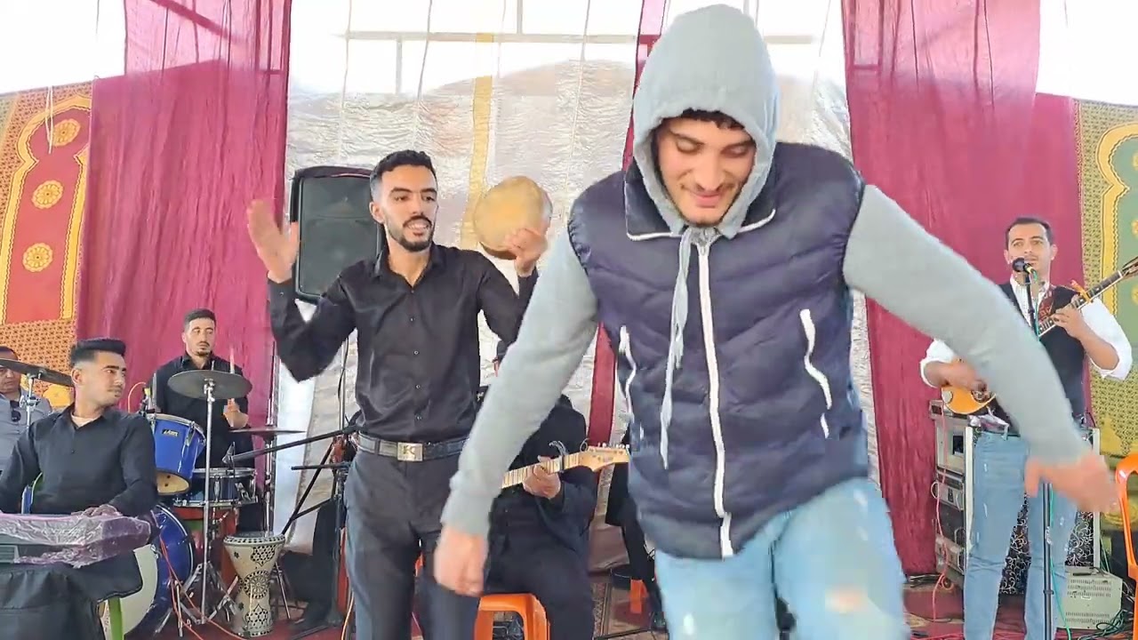 اسماعيل عكرود كشكول هواري رائع مع الجمهور الهواري
