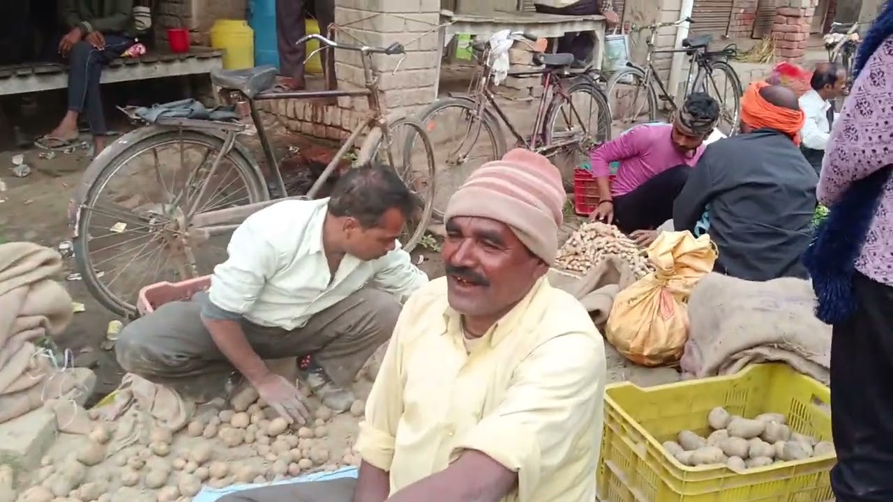 लक्ष्मणपुर के बाजार जिला रायबरेली थाना जगतपुर समिति ट्रेन में आप लोगों को लाइक करें कमेंट करें