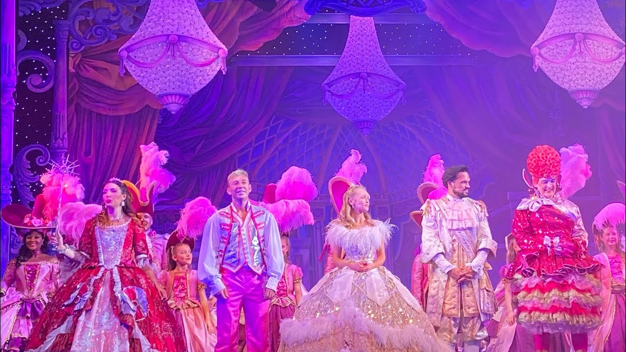 Standing Ovation CINDERELLA Nottingham Theatre Royal 2019 - Bows / Walk Down - Gareth Gates Finale