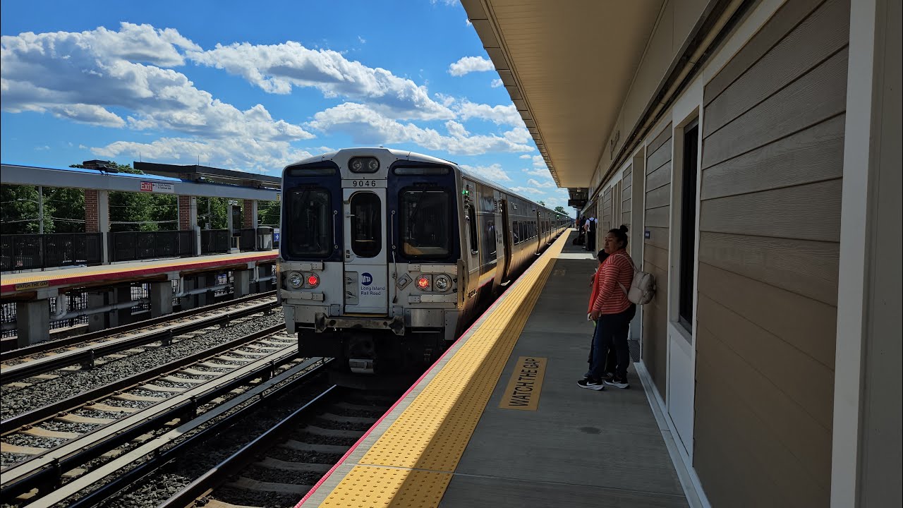 Long Island Railroad [LIRR] Main Line Weekend Action @ Westbury