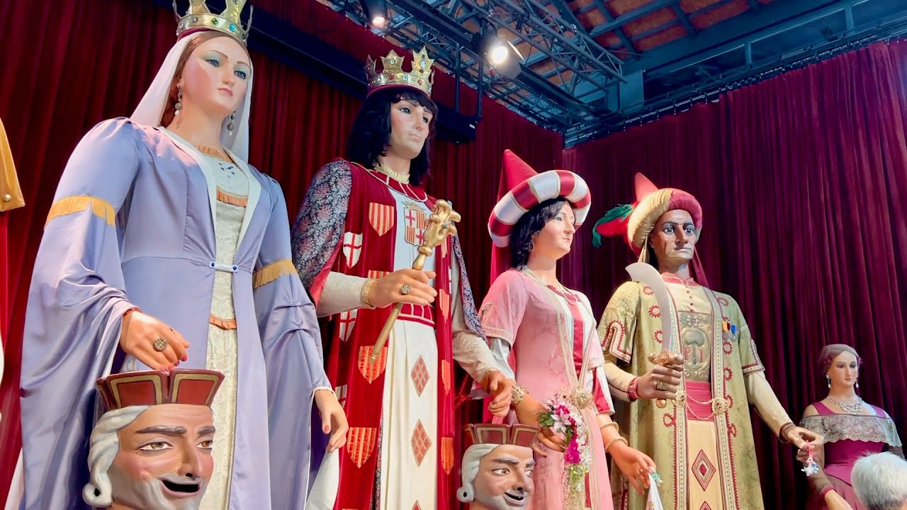 EXPOSICIÓ de Gegants Centenaris i Històrics de Catalunya a el Born CCM Barcelona