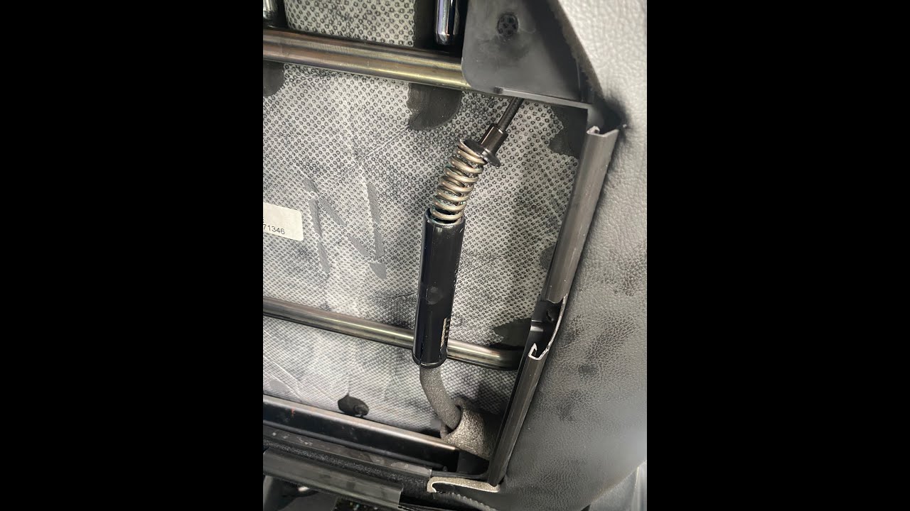 2020 Chrysler Pacifica Hybrid - 2nd Row Latch Release Cable Replacement