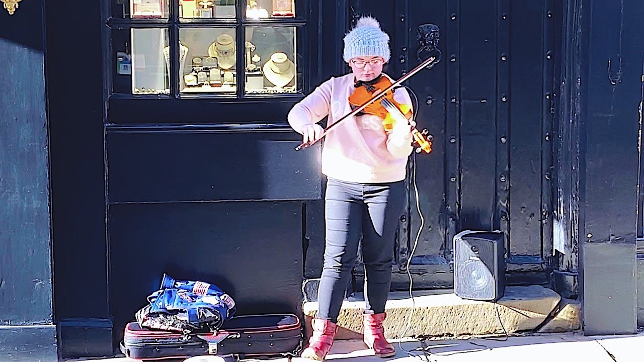 Sunflower - Post Malone and Swae Lee Violin street performance by Holly May (Busking)