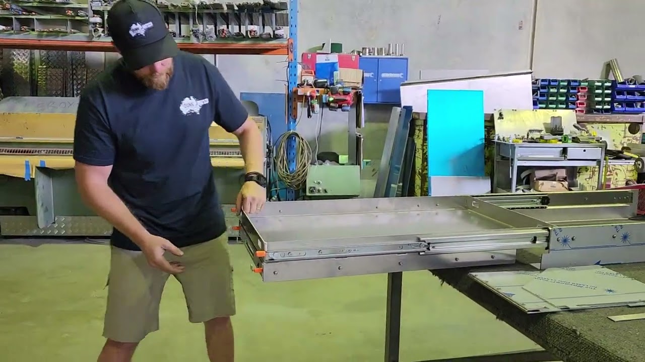 Fridge Slide with Sink & Wind Shield