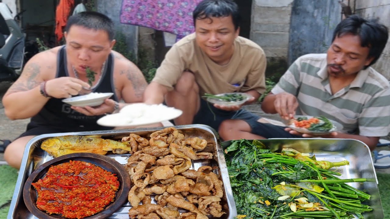 NGEUNAH PISAN EUY MENU NGABISIN NASI