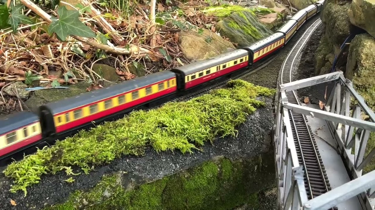 Daws Heath garden railway oo gauge hope it’s not too long 6/3/24 hope you enjoy
