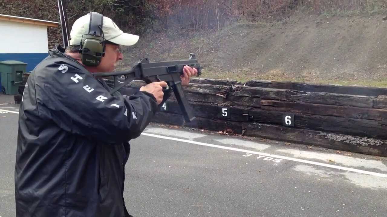 HK UMP-45 ....let it ROLL...
