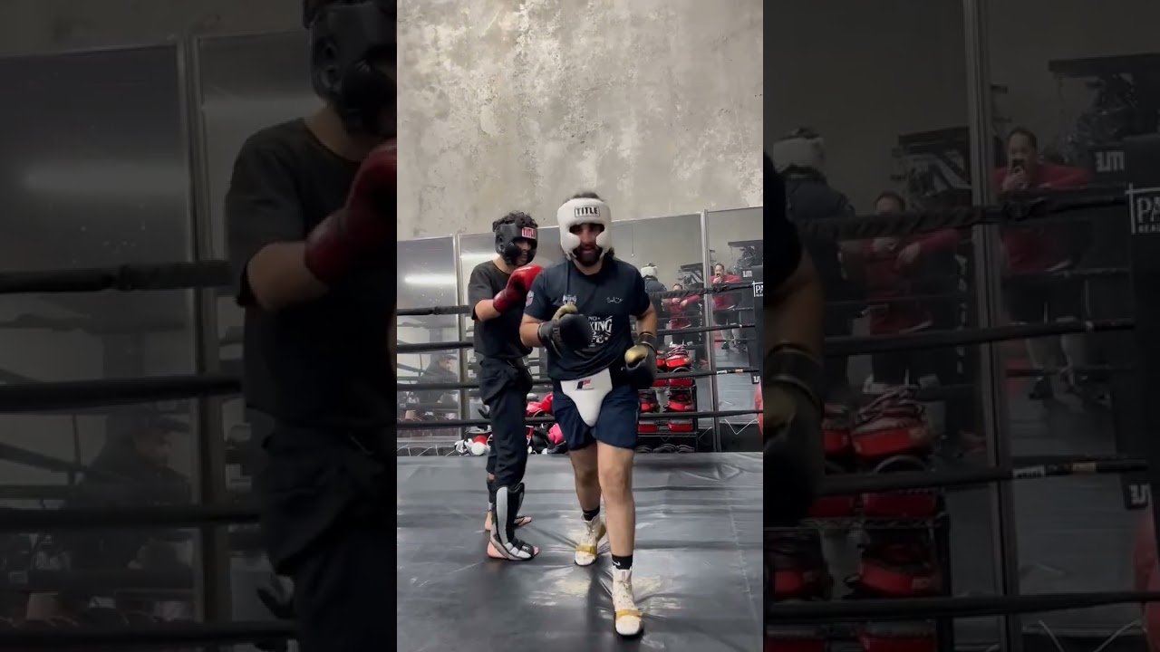 Boxing sparring 2 rounds with a light heavy weight 