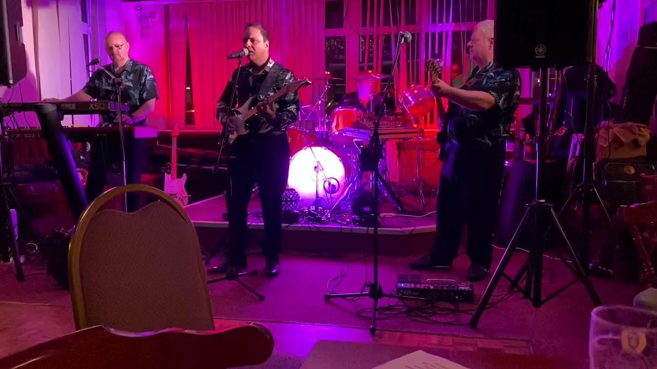 X5 band Rainham mark club