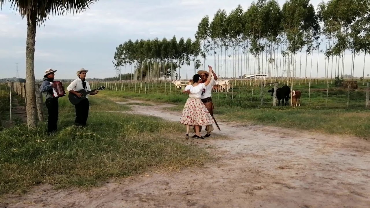 TANYA OLMEDO Y MARIO QUIÑÓNEZ: CHAMAMÉ NDE YKÉRE. Km 11.