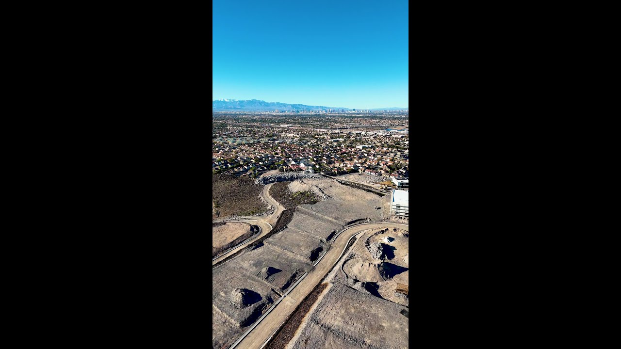 This Henderson New Build Has 26-Foot Ceilings and 5,000+ Sq Ft of Modern Design #shorts