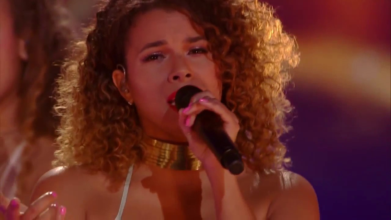 Live 6 man DE GIRLS BETOVEREN MET 'RISE' – The Next Boy Girl Band
