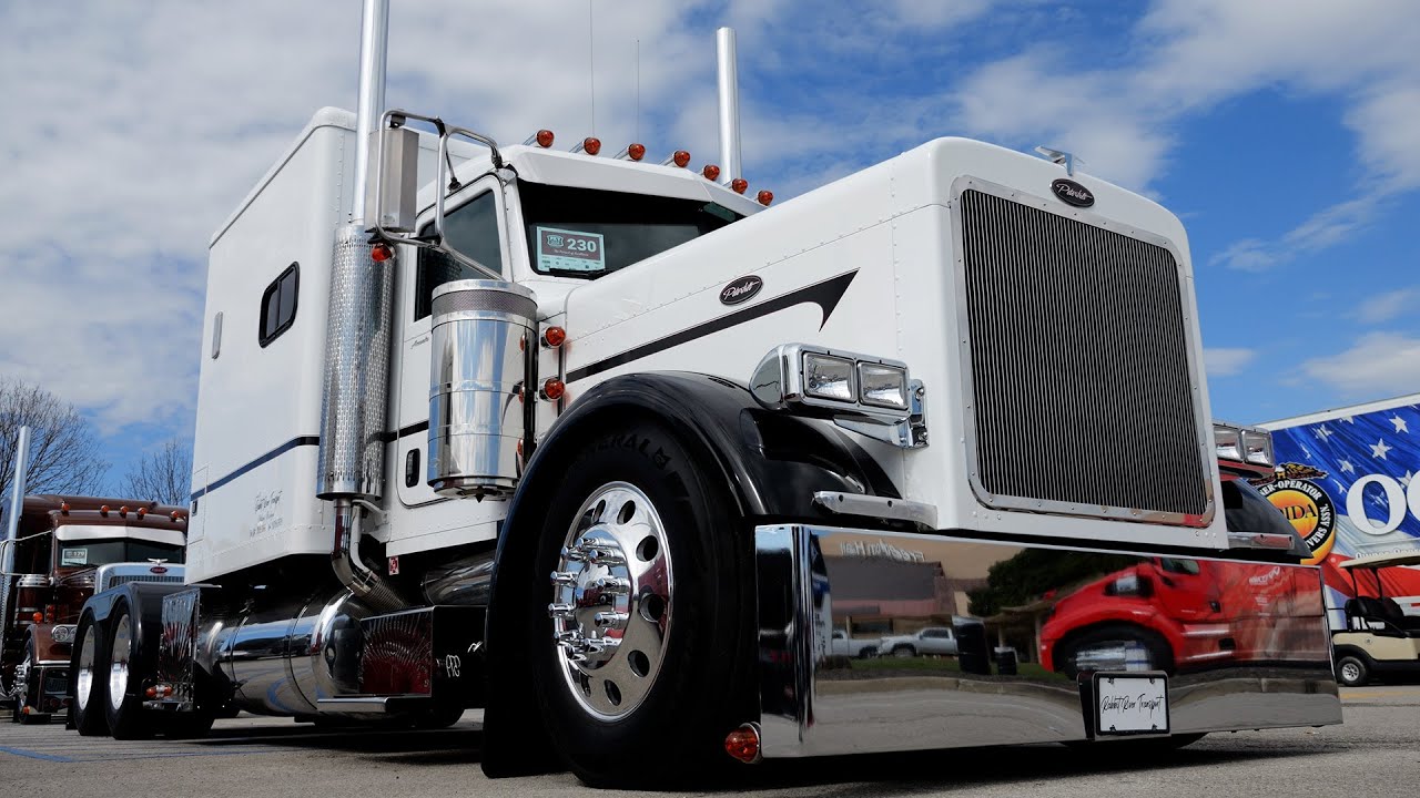 'Casablanca' -- Peterbilt 379 with one of the last Double Eagles