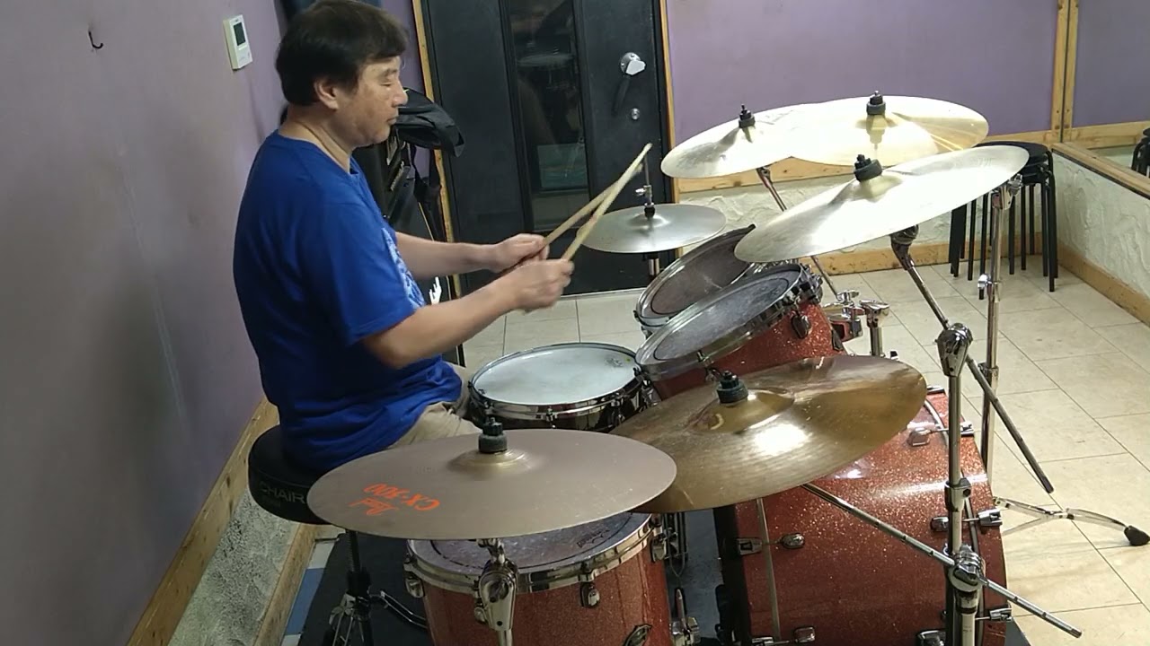 新年2発目は、日本の宝の昭和演歌です！ 初心者ドラムカバー／「中の島ブルース・真っ赤な太陽・夢芝居」☆60歳を超えて、2023年11月からドラムを始めた初心者オヤジの、一発練習動画🎵」