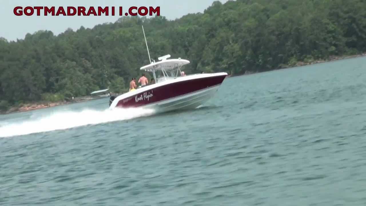 38' DONZI ON SMITH LAKE
