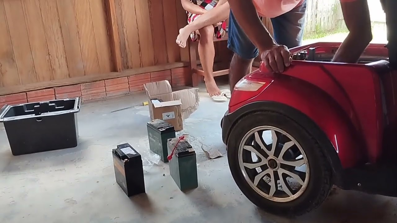 Trocando as baterias do triciclo elétrico plus @SousaMotoscanal