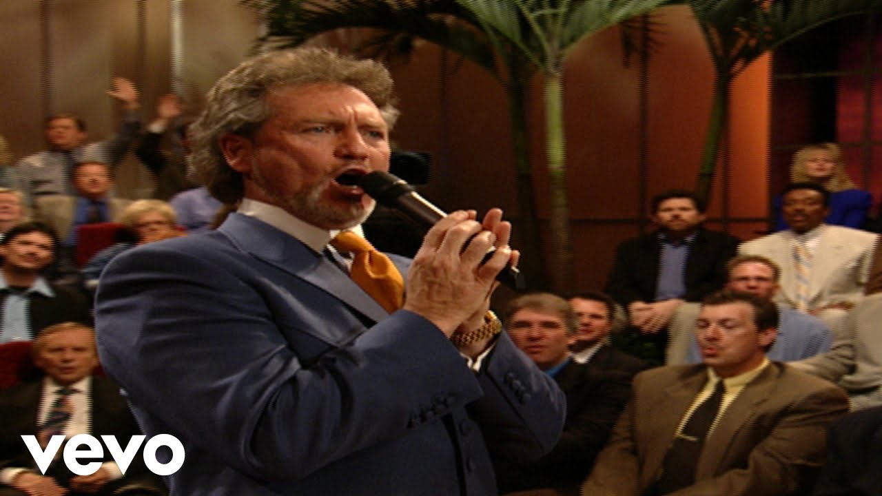 Bill & Gloria Gaither - Lay Them Down [Live] ft. Larry Gatlin
