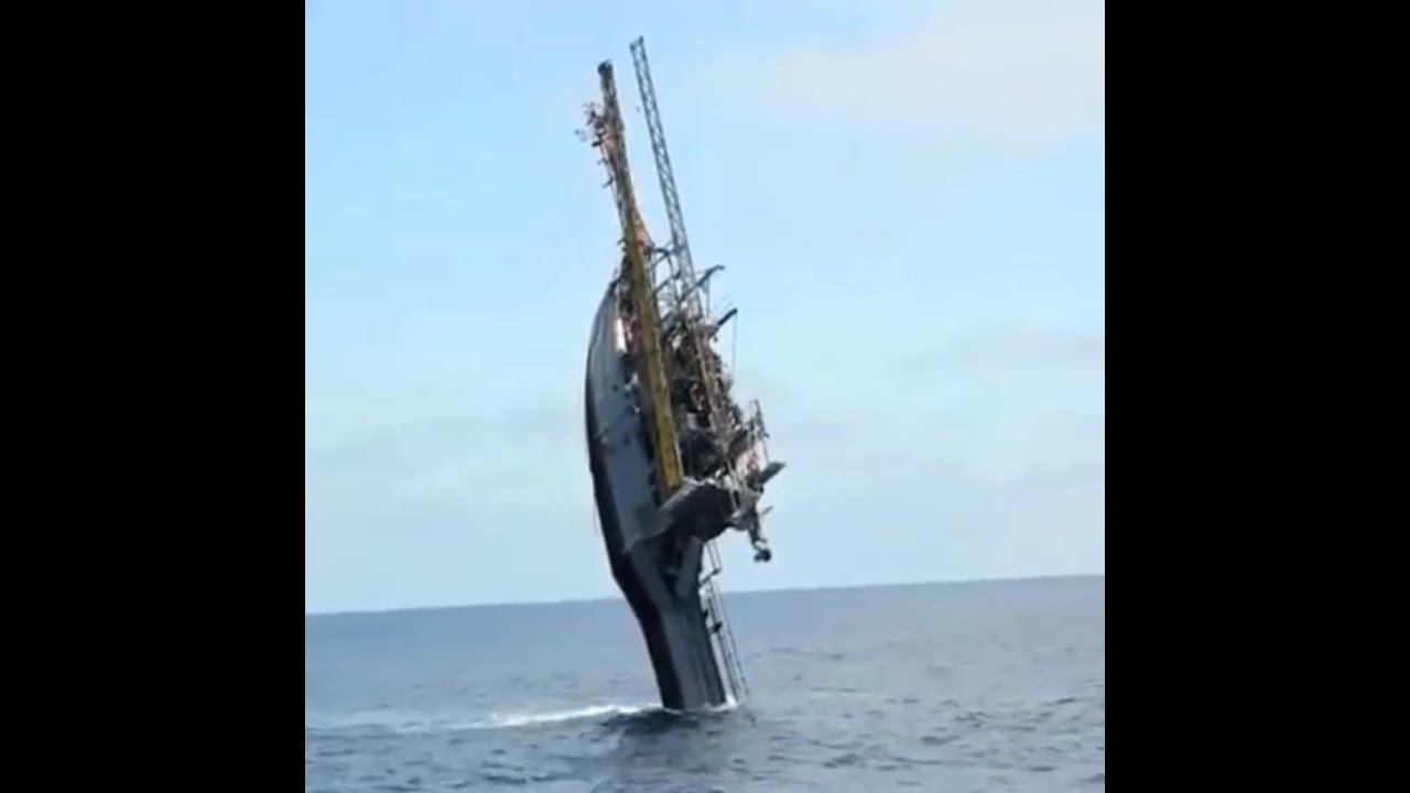Big Ships Crashing Compilation | Big Vessels Crash in to Small Boats | Ships in Horrible Storms |